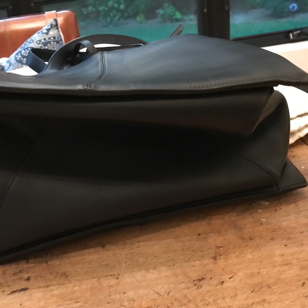 Celine Vertical Tri-fold Tote - Picture 6 of 9